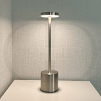 Luminária de Mesa LED Sem Fio –  Moderna e Funcional