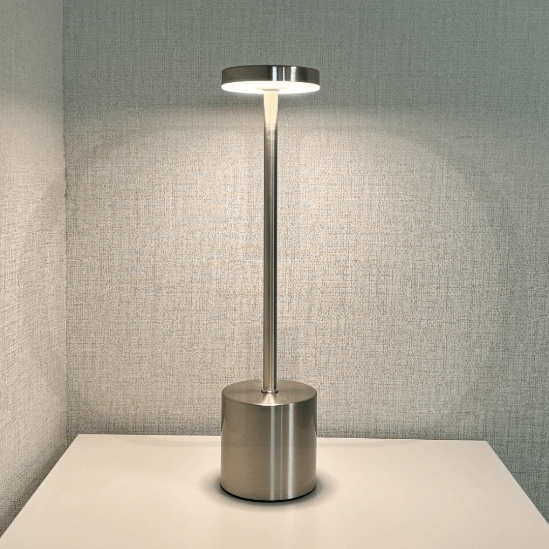 Luminária de Mesa LED Sem Fio –  Moderna e Funcional