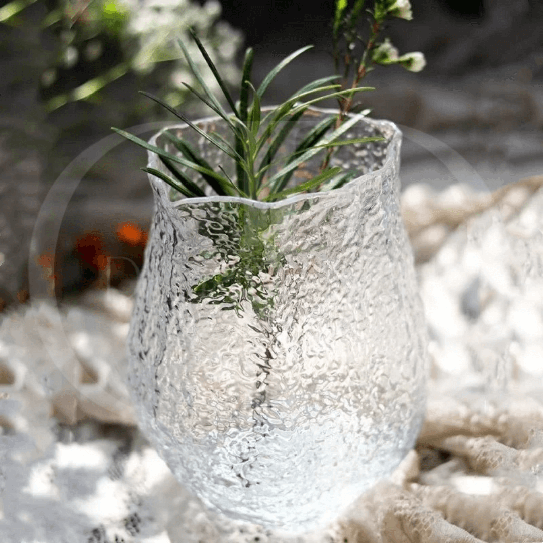 Vaso de Vidro Transparente – Design Ondulado