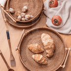 Bandeja de Rattan Trançado com Alça de Madeira