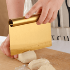 Cortador de Massa em Aço Inox - Cores Diversas