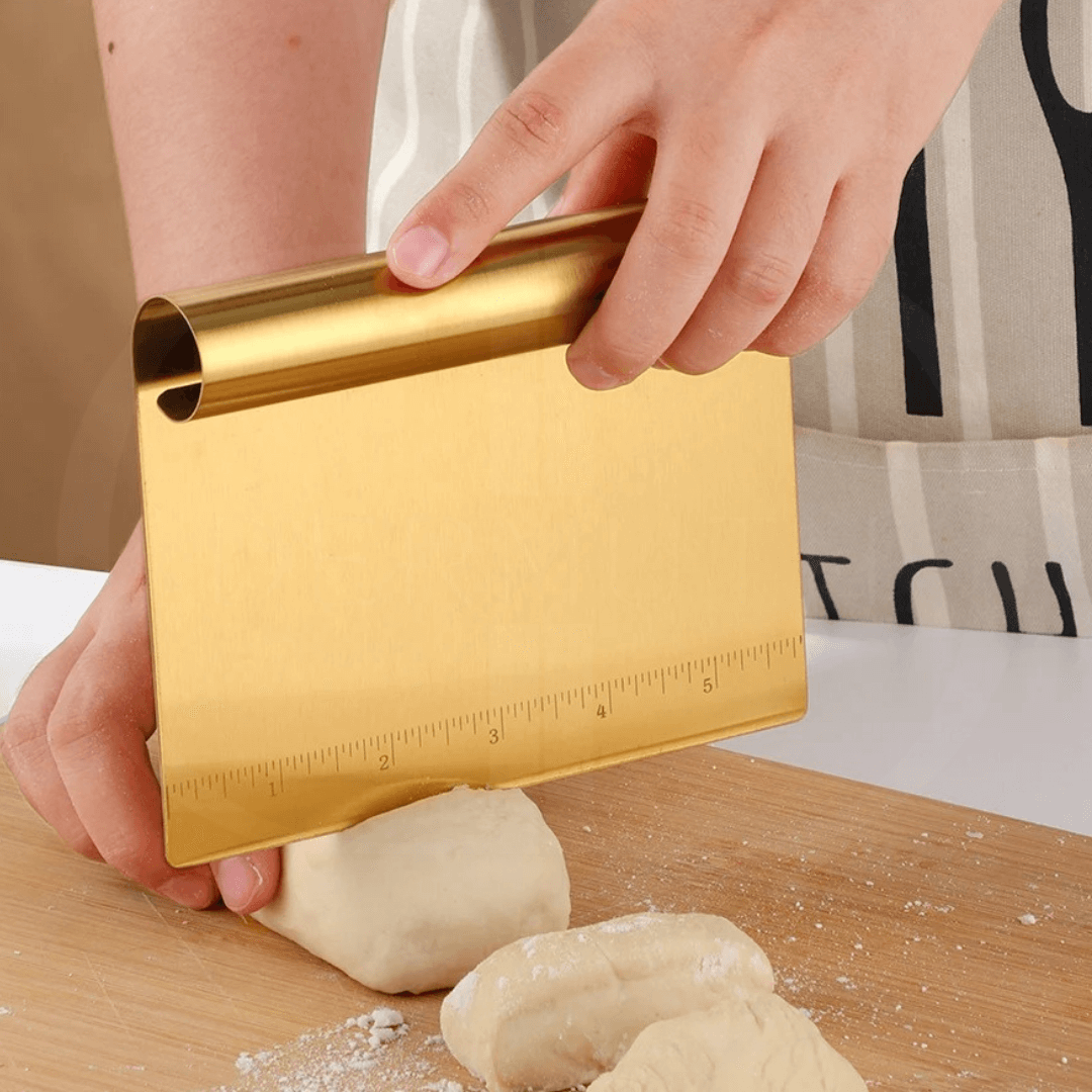 Cortador de Massa em Aço Inox - Cores Diversas