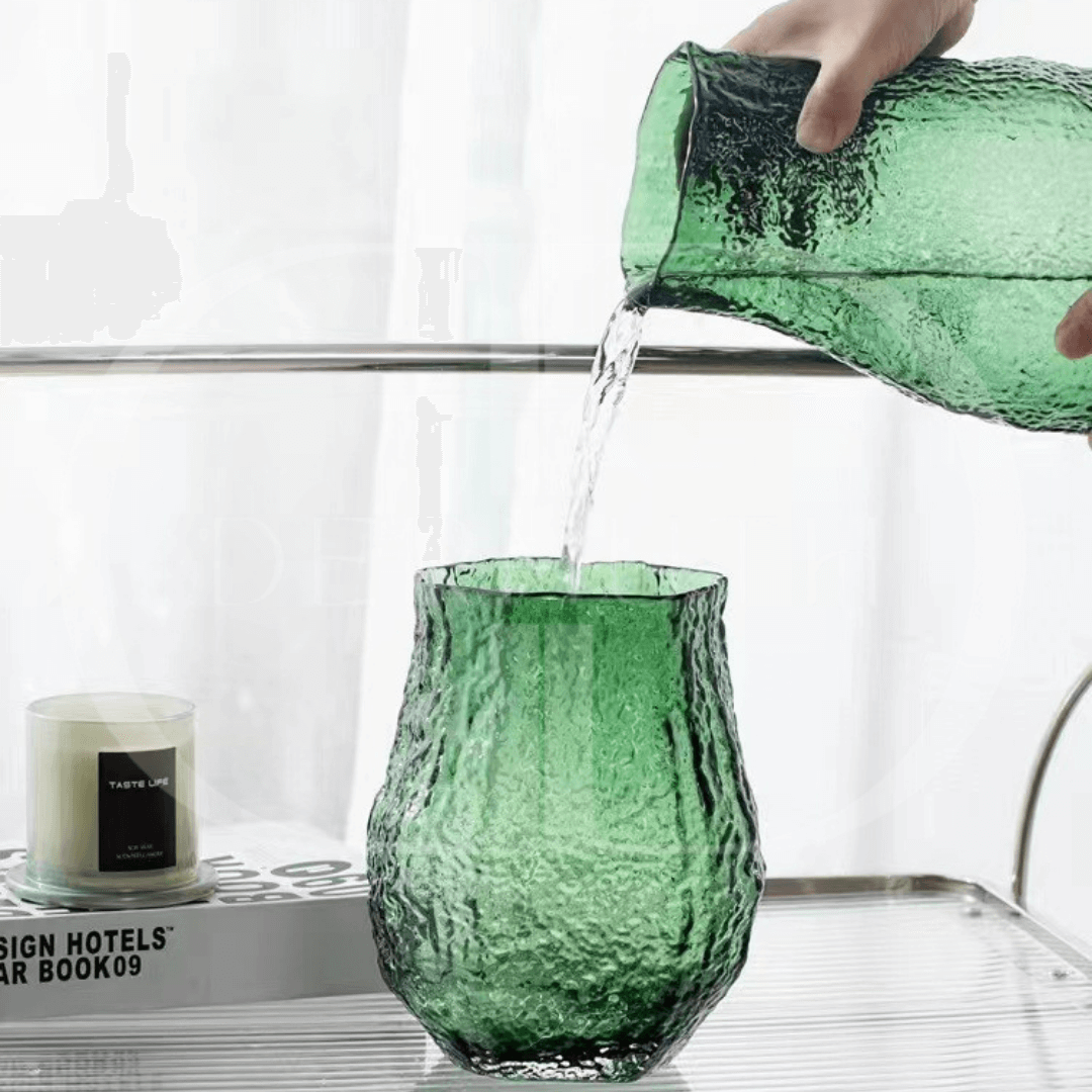 Vaso de Vidro Transparente – Design Ondulado