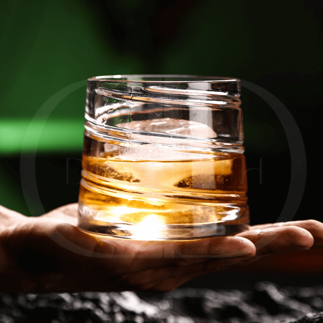 Copos Giratórios de Vidro para Whisky – Design Clássico com Efeito Spinning