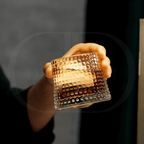 Copos Giratórios de Vidro para Whisky – Design Clássico com Efeito Spinning