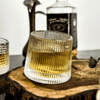 Copos Giratórios de Vidro para Whisky – Design Clássico com Efeito Spinning