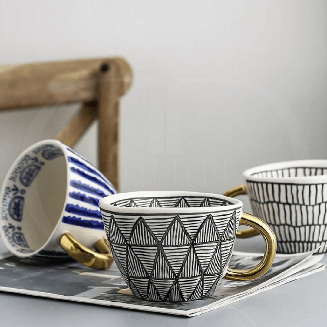 Caneca em Cerâmica – Design Elegante para Bebidas Quentes