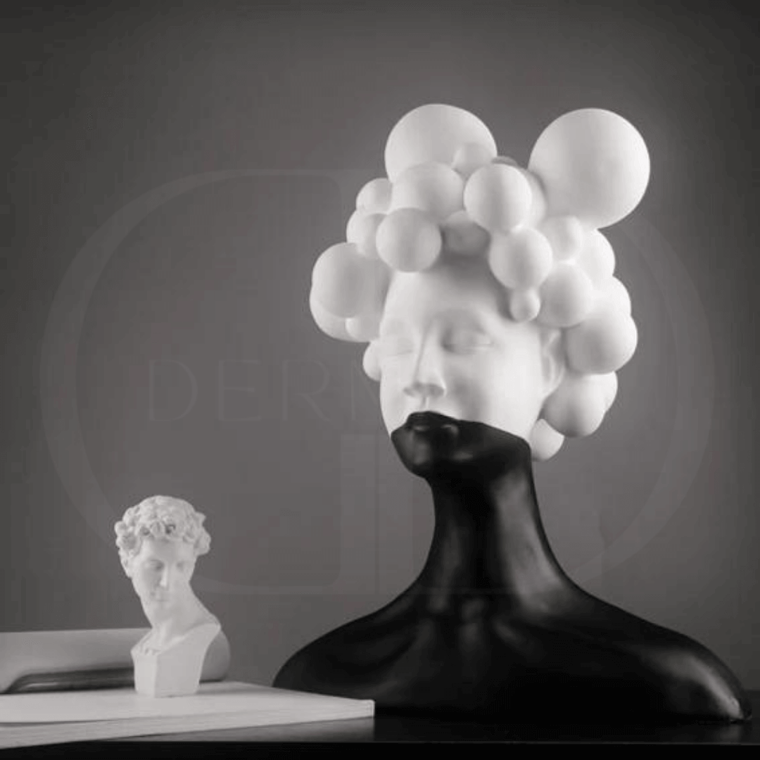 Escultura Contemporânea de Mulher - Bubble