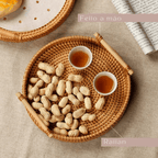 Bandeja de Rattan Trançado com Alça de Madeira