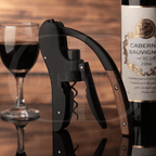 Abridor de Garrafas de Vinho – Formato de Alavanca com Cabo de Madeira