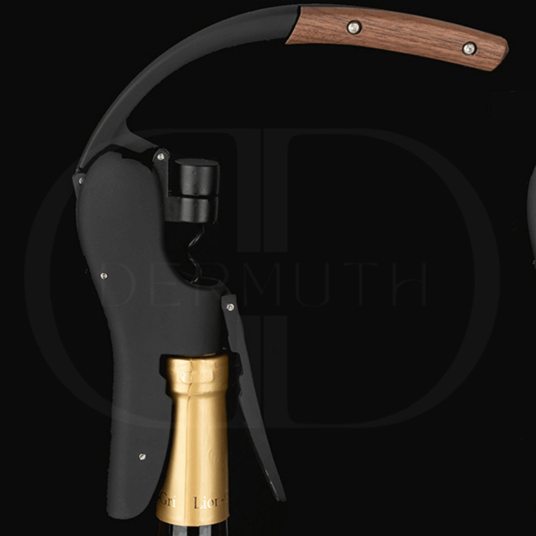 Abridor de Garrafas de Vinho – Formato de Alavanca com Cabo de Madeira