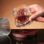 Copos Giratórios de Vidro para Whisky – Design Clássico com Efeito Spinning