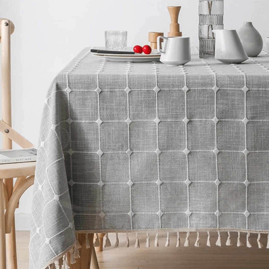 Toalha de Mesa Xadrez 3D com Franja – Estilo e Charme para sua Mesa