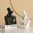 Estatueta Decorativa - Casal Apaixonado