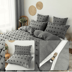 Jogo de Cama Dupla Face com Detalhes Tufted e Pompons