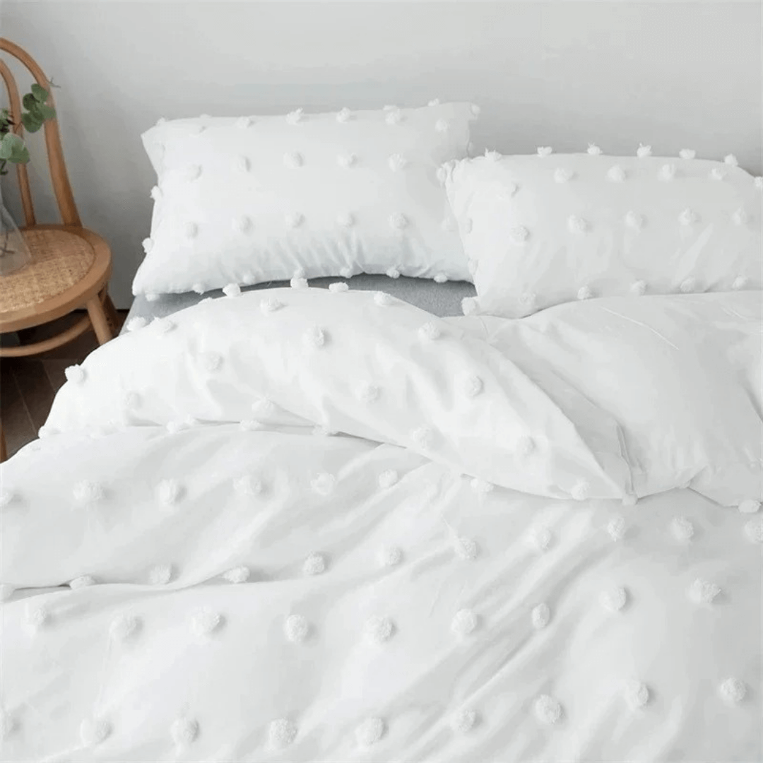 Jogo de Cama Dupla Face com Detalhes Tufted e Pompons