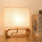 Abajur de Mesa com Base em Madeira e Cúpula de Tecido