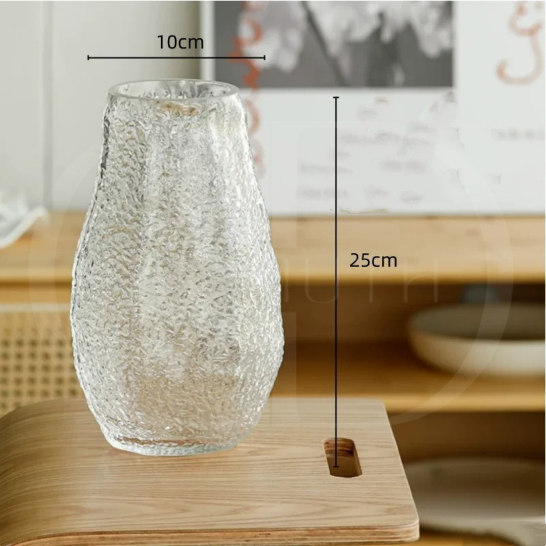 Vaso de Vidro Transparente – Design Ondulado